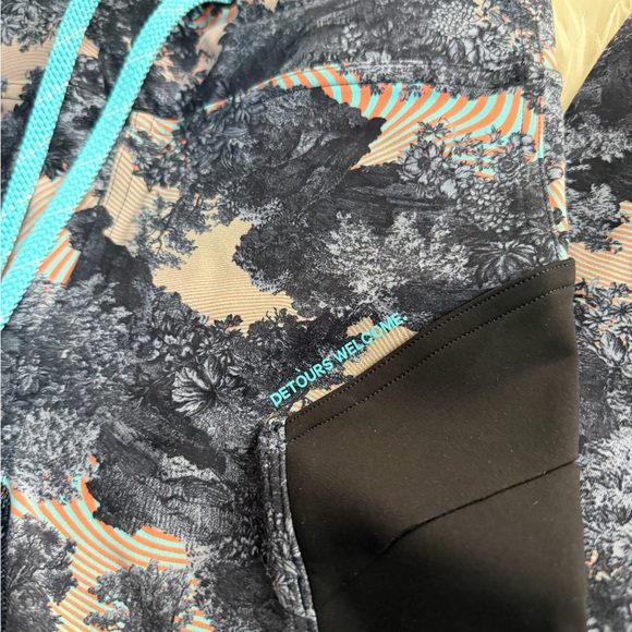 Lululemon Cargo Super-High-Rise Hiking 25" Size 2 new - Picture 5 of 9